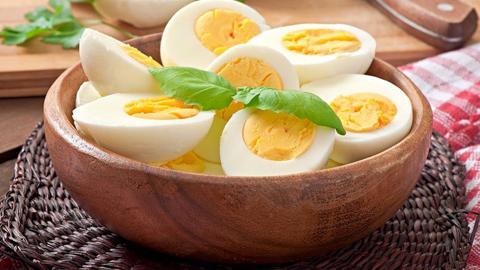 هل البيض مضر لمرضى النقرس؟