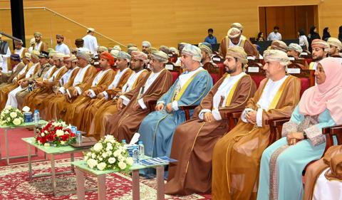 سلطنةُ عُمان تحتفل باليوم العالمي للملكية