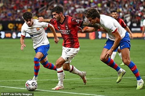 USA star and AC Milan signing Christian Pulisic (center) failed to taste victory on home soil