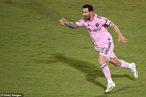 Lionel Messi showed he s got plenty of magic left in a thrilling game Miami won on penalties