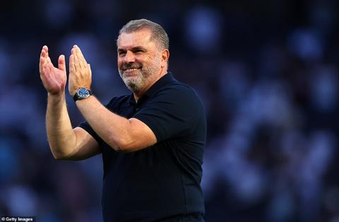 Tottenham Hotspur defeated Manchester United 2-0 in new boss Ange Postecoglou s first home game in charge of the club
