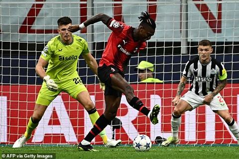 Rafael Leao wasted a glorious chance for Milan after a brilliant mazy run in the second half