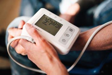 4 أخطاء شائعة عند قياس مستوى ضغط الدم بالمنازل