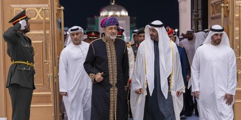 تكريمًا لجلالةِ السُّلطان المعظم، رئيسُ دولة الإمارات العربية المتحدة يُقيم مأدبة عشاء