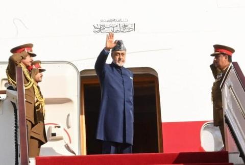 جلالة السلطان المعظم يصل إلى جمهورية الهند