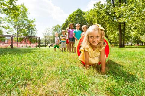 كيف نبرز أهمية الحدود والقواعد لدى الأطفال من خلال اللعب؟ 